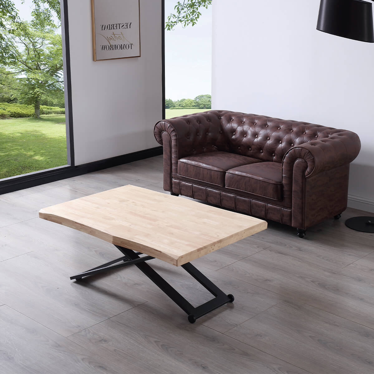 Mesa centro elevable con forma negro y roble